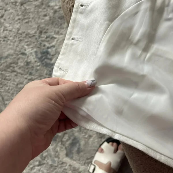 Conjunto Alfaiataria Beatriz - Colete e Shorts 100% Linho (Promoção Compre 1 Leve 2)