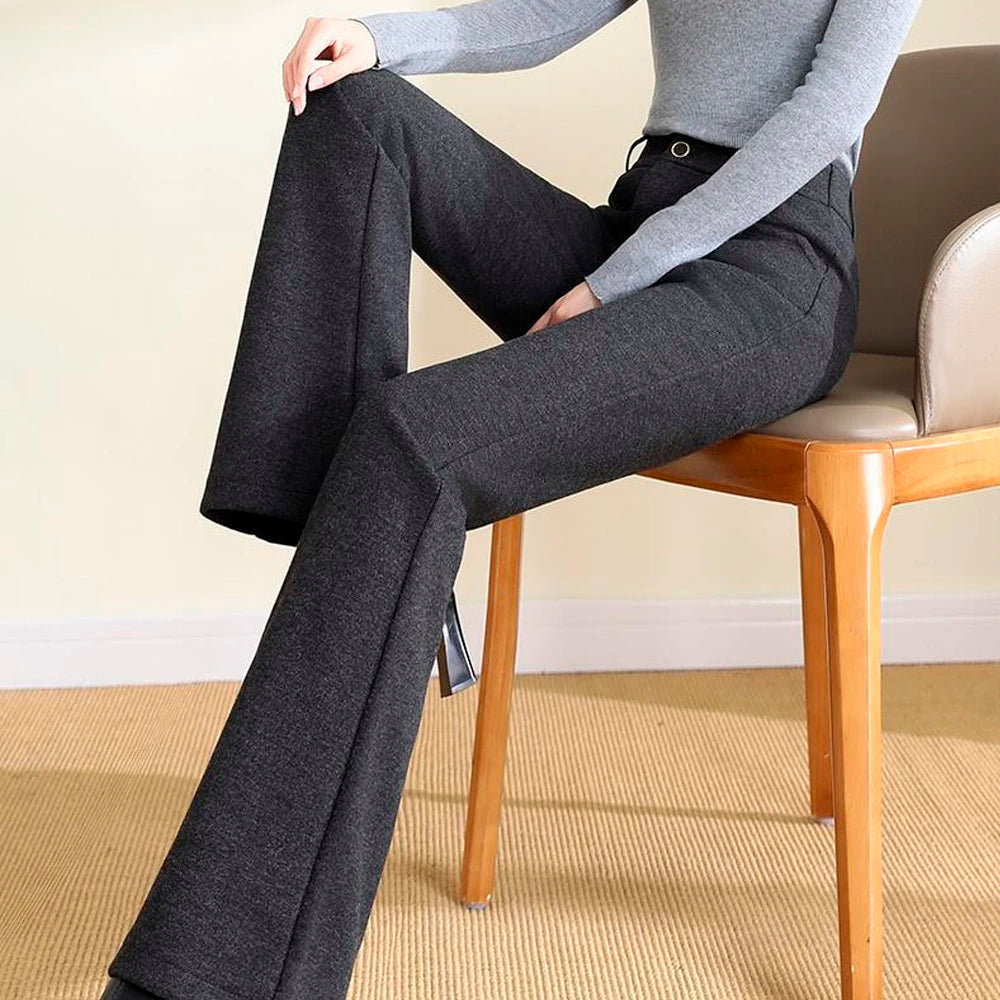 [LEVE 3 PAGUE 2] Calça Feminina Amora em Tecido Chenile e Algodão (Charme Surpreendente!)